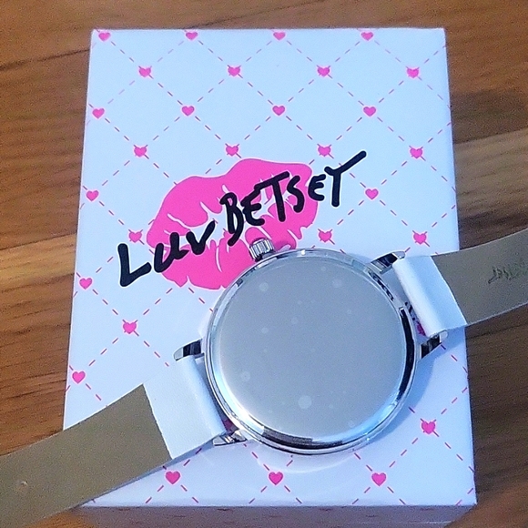 Luv Betsey - ✨New ✨ By Betsey Johnson Women's watch - Picture 4 of 5